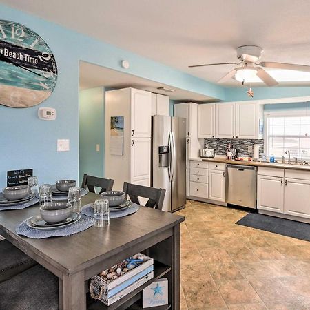 Surfside Beach Gem With Deck - 1 Block To Shore! Freeport Eksteriør billede