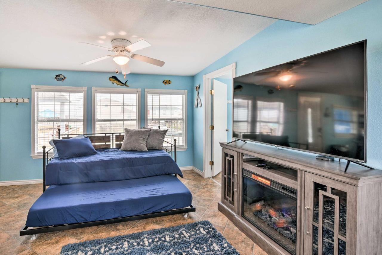 Surfside Beach Gem With Deck - 1 Block To Shore! Freeport Eksteriør billede