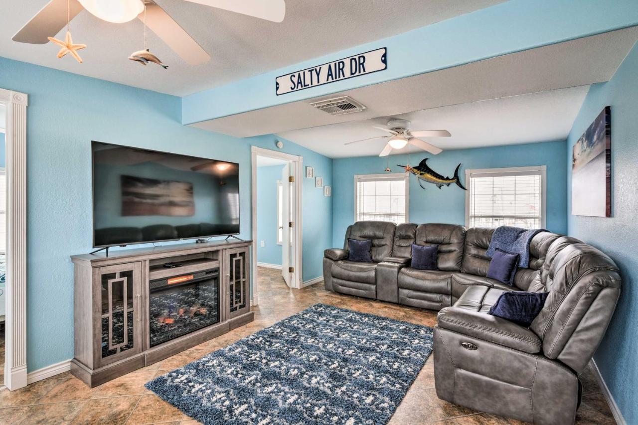 Surfside Beach Gem With Deck - 1 Block To Shore! Freeport Eksteriør billede